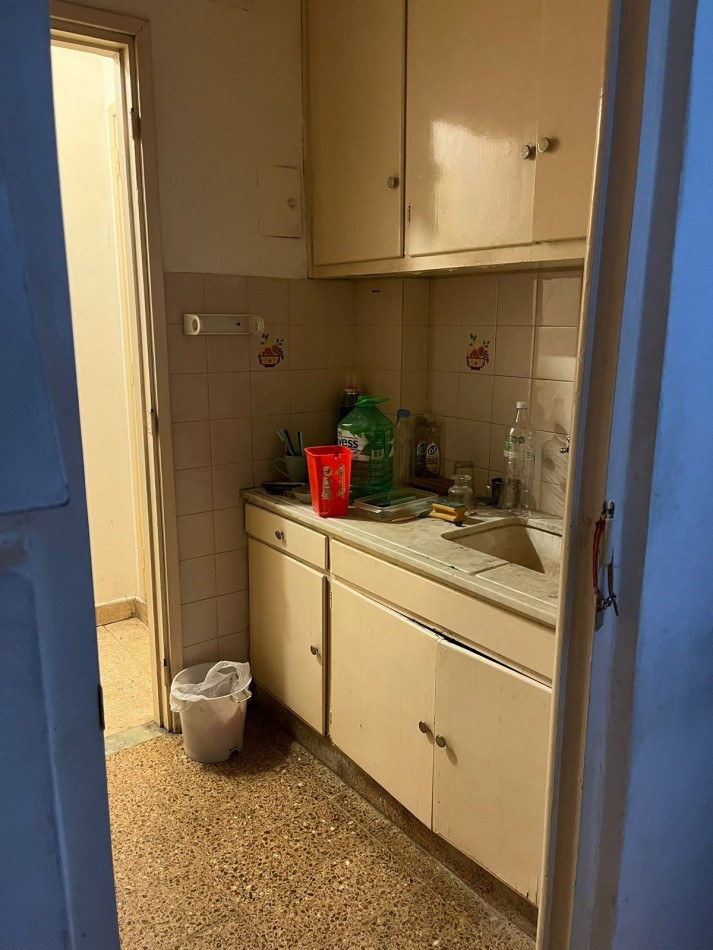 Departamento de dos ambientes con dependencia en el centro