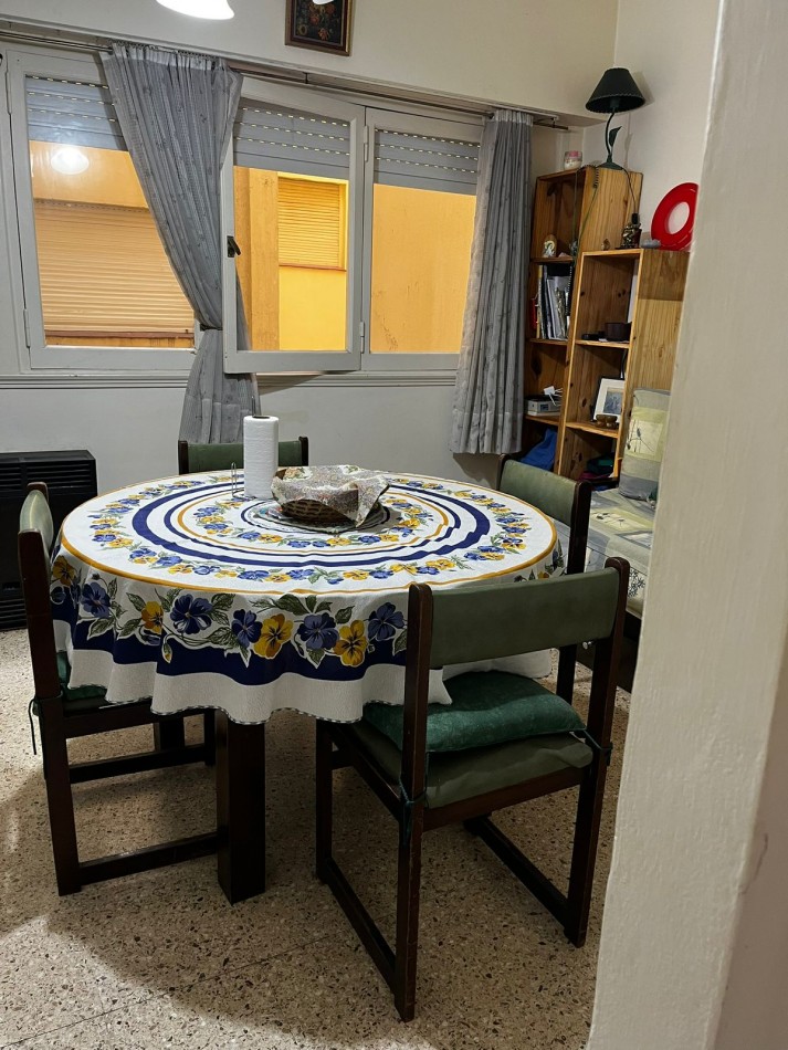 Oportunidad!!! departamento de dos ambientes con balcon y vista al mar en el centro
