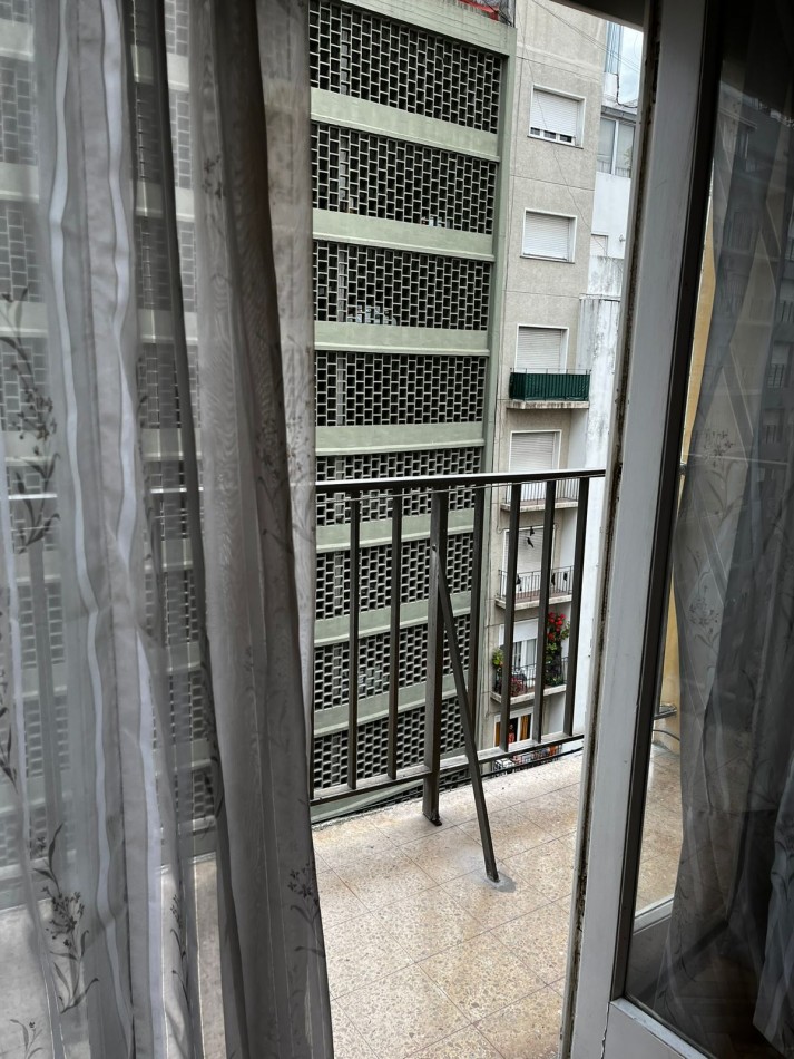 Oportunidad!!! departamento de dos ambientes con balcon y vista al mar en el centro