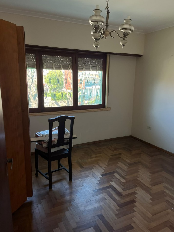 Espectacular Chalet de 5 ambientes en barrio San Carlos