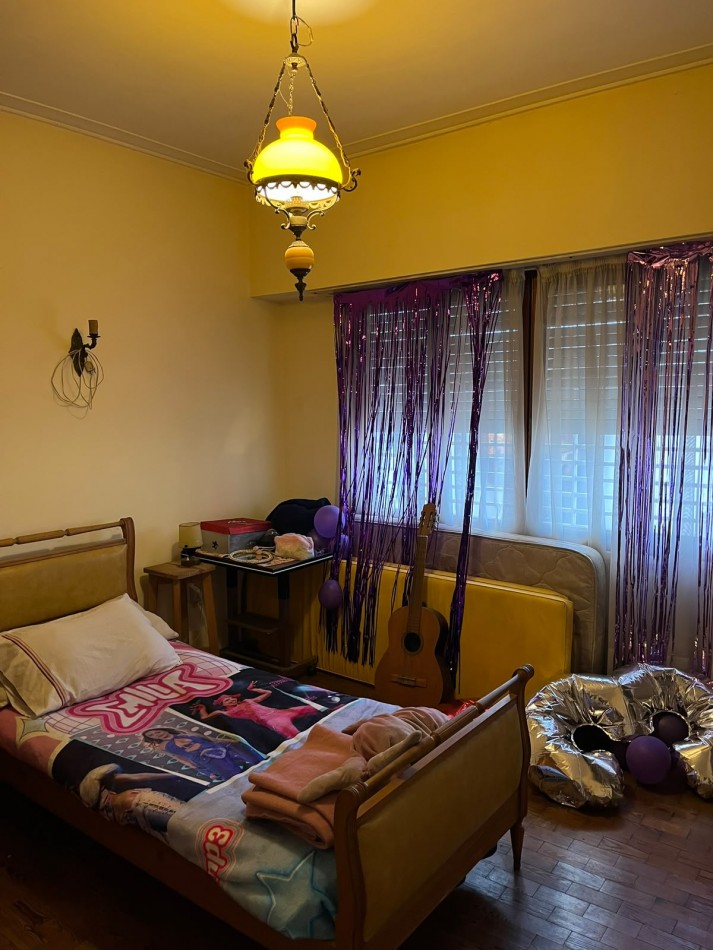 Espectacular Chalet de 5 ambientes en barrio San Carlos