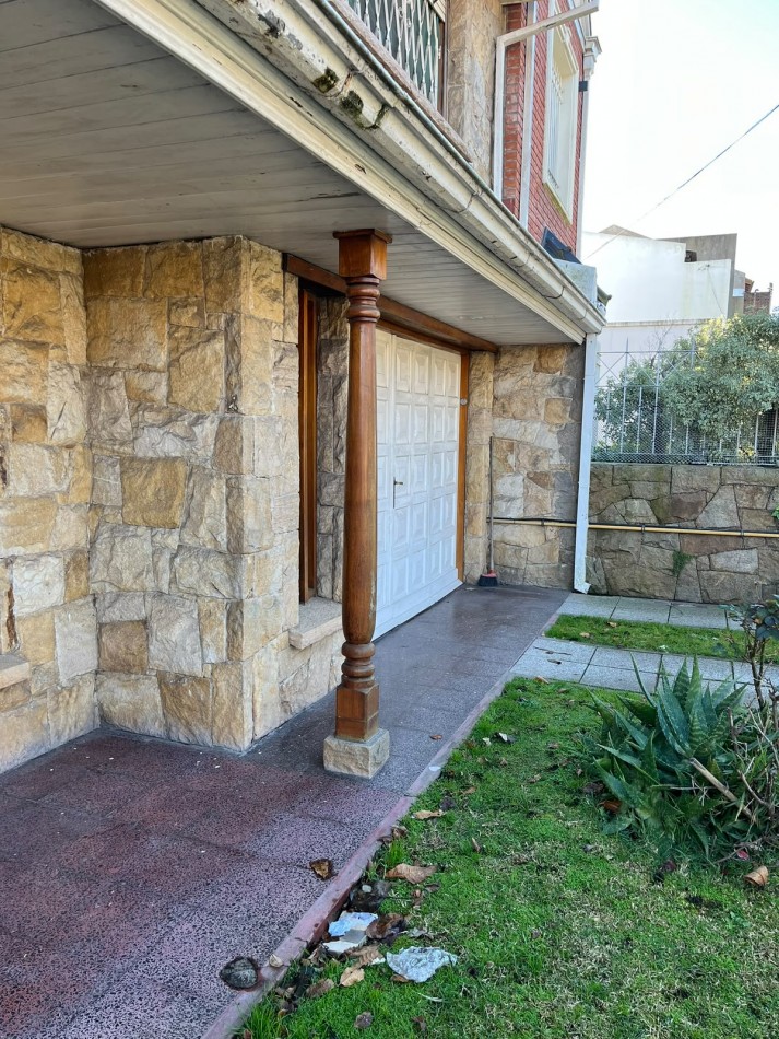 Espectacular Chalet de 5 ambientes en barrio San Carlos