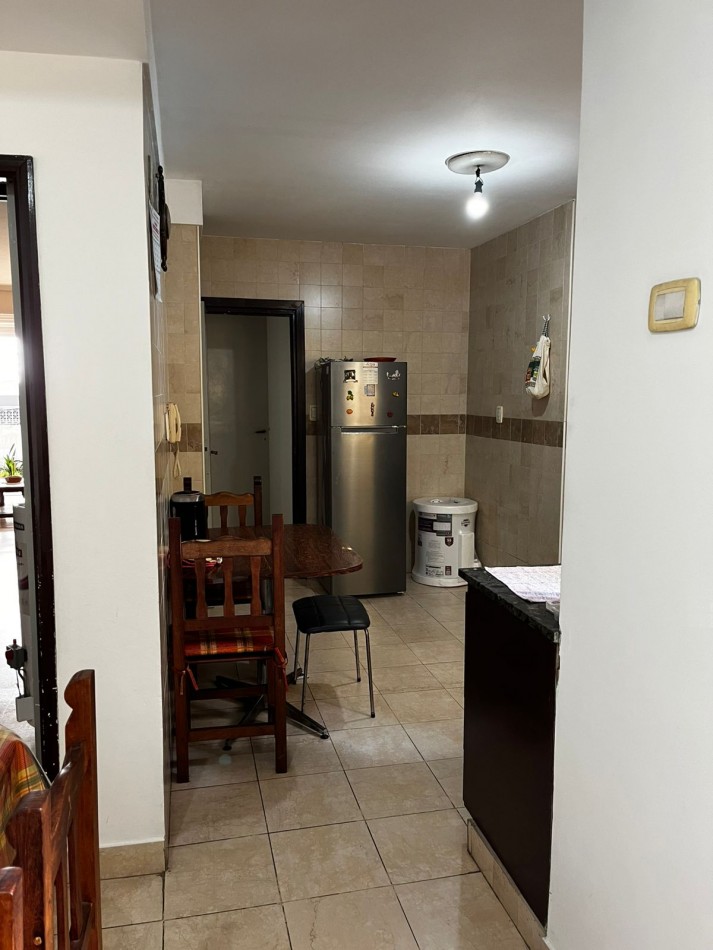 Departamento de 4 ambientes con balcon a la calle en zona privilegiada
