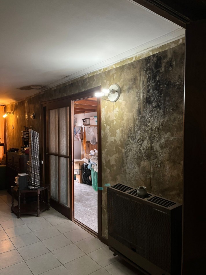 Casa de 4 ambientes en barrio San Jose ideal para reciclar 