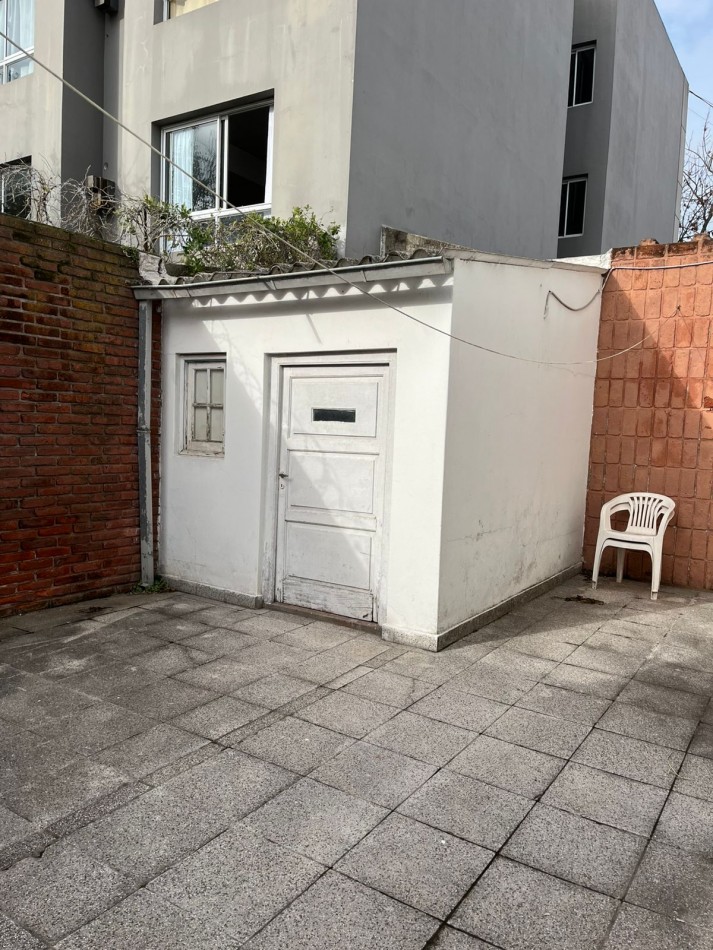 Casa de 4 ambientes en barrio San Jose ideal para reciclar 