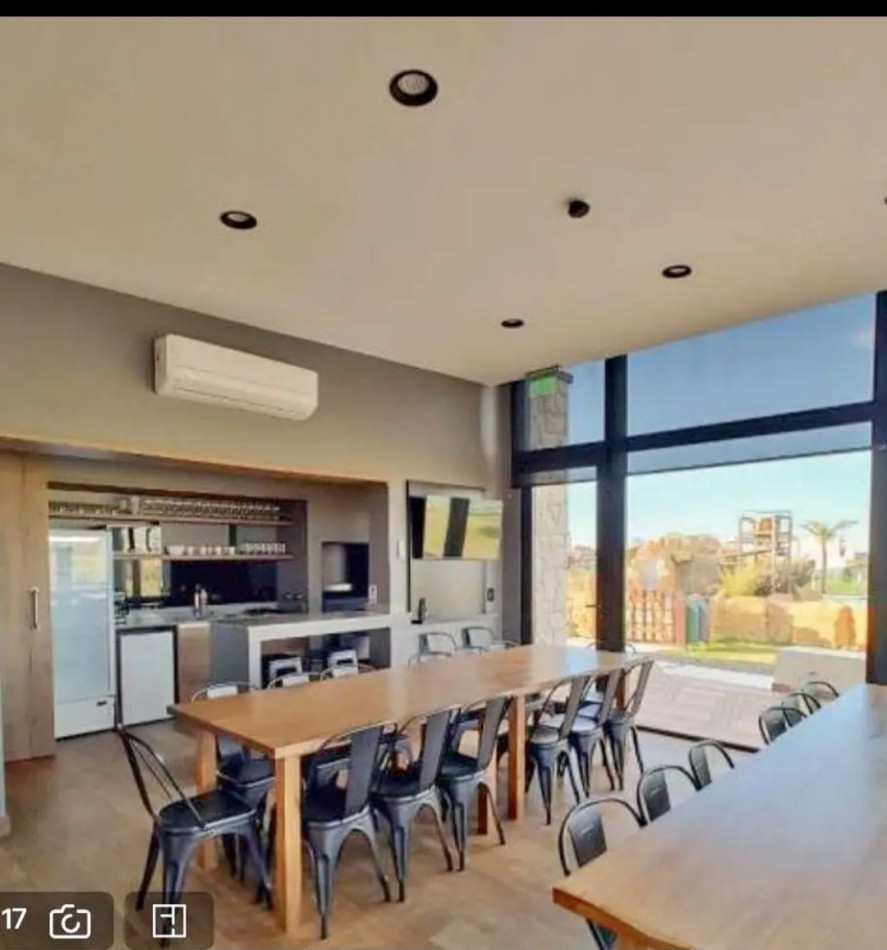 2 Lotes unificados en barrio privado