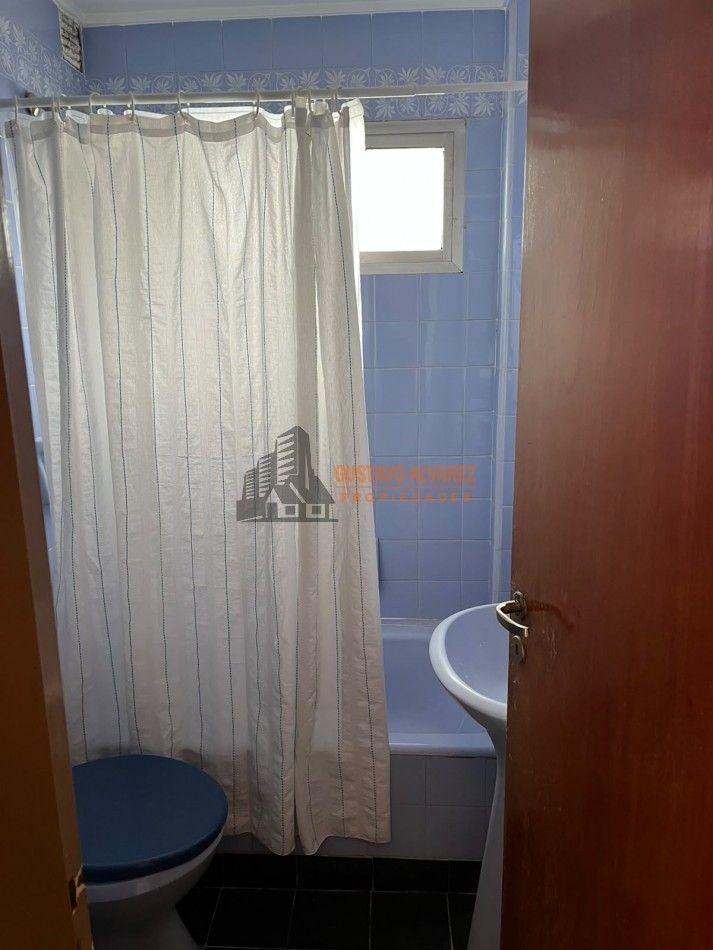 Departamento de 3 ambientes con vista lateral al Mar