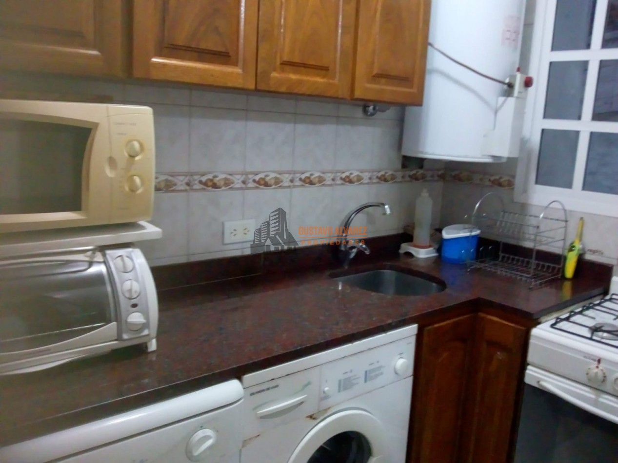 Departamento de dos ambientes en el centro 