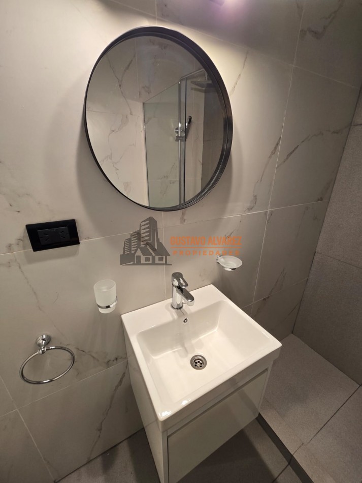 Moderno departamento de 2 ambientes con balcon a la calle 