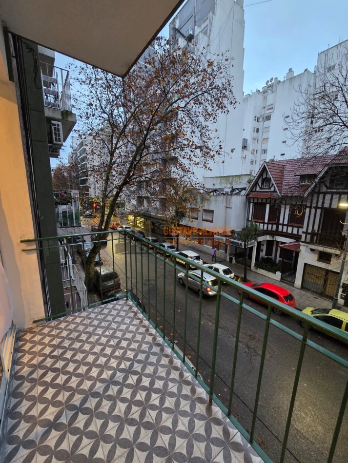 Moderno departamento de 2 ambientes con balcon a la calle 