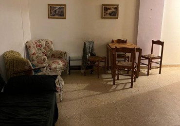 Departamento de dos ambientes con dependencia en el centro