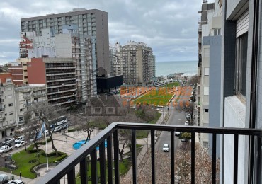 Departamento de 3 ambientes con vista lateral al Mar